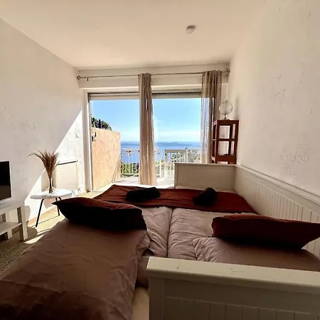 Avec Terrasse Privee Et Vue Exceptionnelle * Hyeres