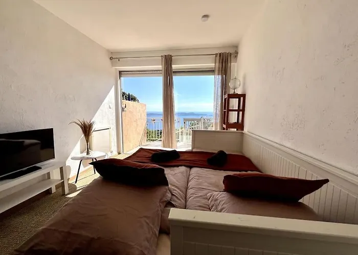 Avec Terrasse Privee Et Vue Exceptionnelle * Hyeres