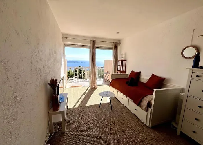 Avec Terrasse Privee Et Vue Exceptionnelle Hyeres