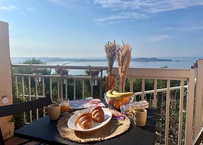 Avec Terrasse Privee Et Vue Exceptionnelle * Hyeres